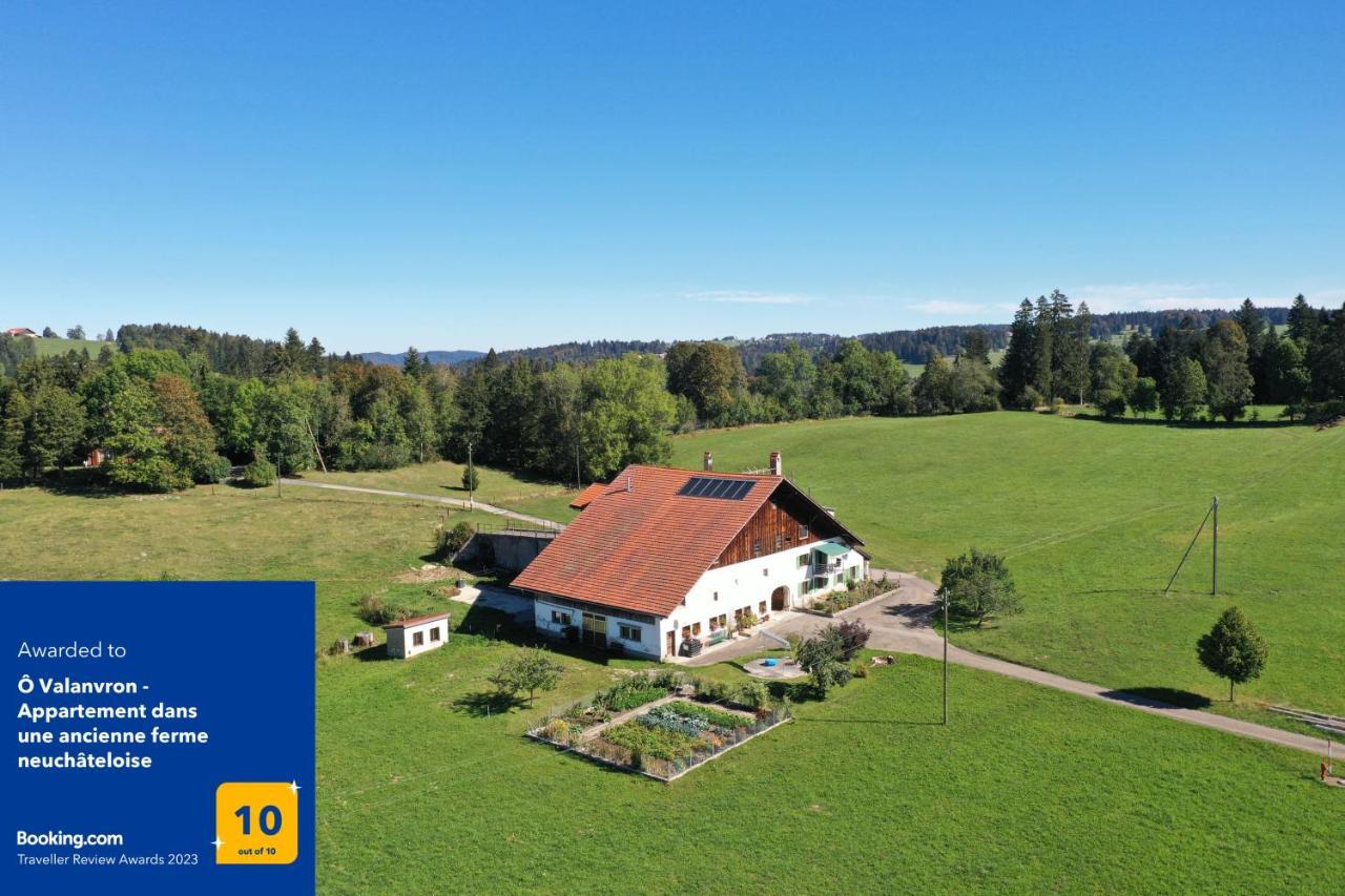 O Valanvron - Appartement Dans Une Ancienne Ferme Neuchateloise La Chaux De Fonds Eksteriør billede